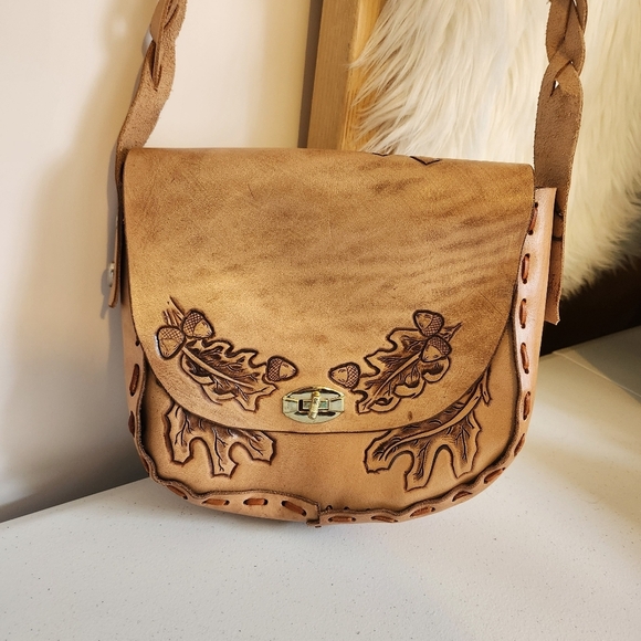Vintage 1970s Tooled Acorn Leather Shoulder Bag Purse Boho Hippie Festival 70s - Picture 2 of 13